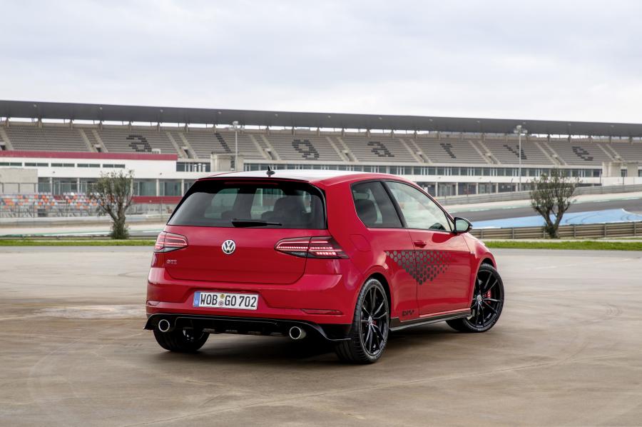  Volkswagen Golf GTI TCR 3-Door (Typ 5G) 2019 года  (WW) (фото 9 из 107)